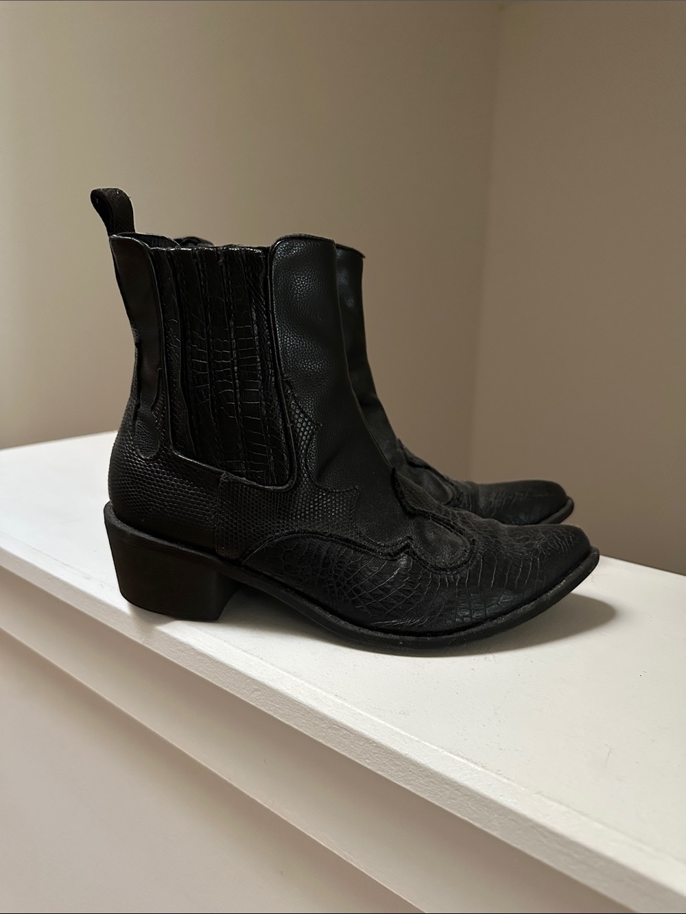 Matisse Black Textured Western Ankle Boots